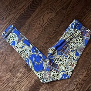 Ornate “Italy” inspired leggings in small